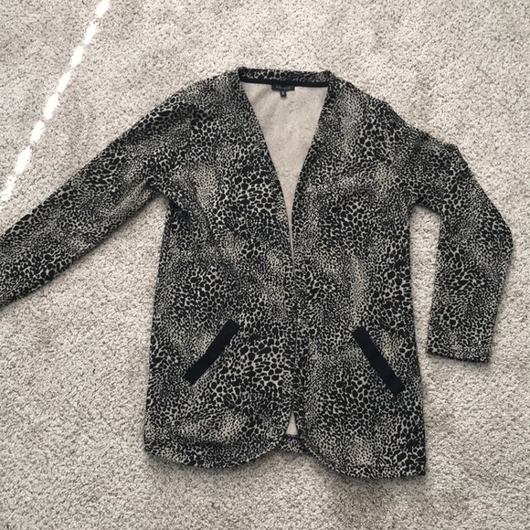 Leopard print cardigan size L NWOT - Picture 1 of 3